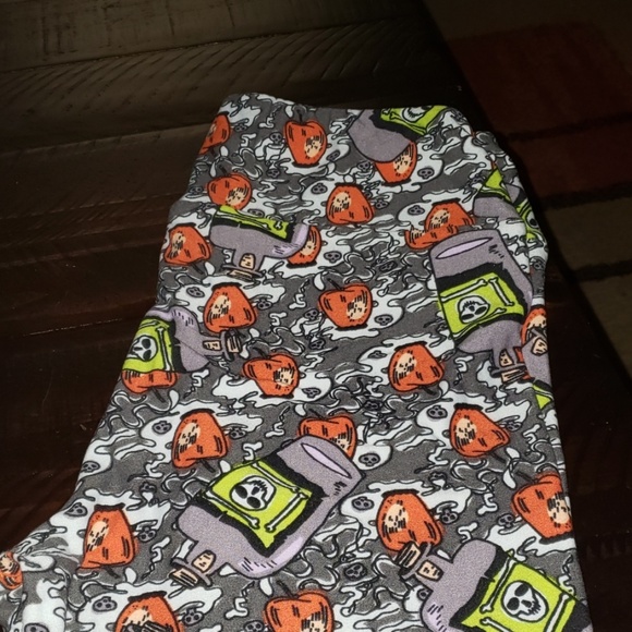 LuLaRoe Pants - New One Size Lularoe Halloween Leggings